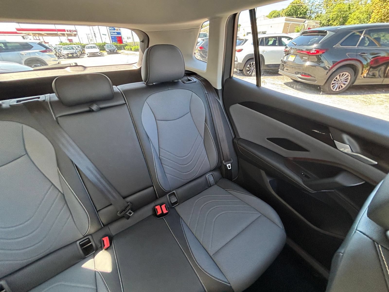 Used 2026 Volkswagen Tiguan SE AWD/4WD image 37