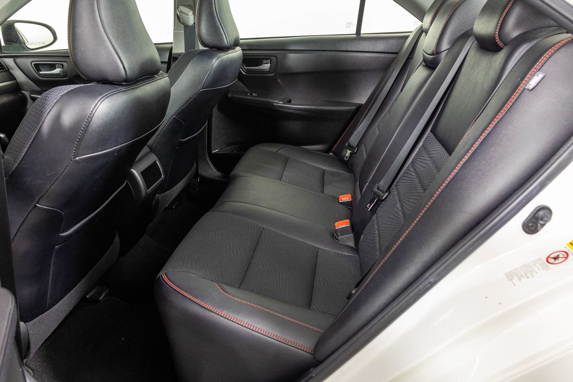 Used 2017 Toyota Camry SE FWD image 32