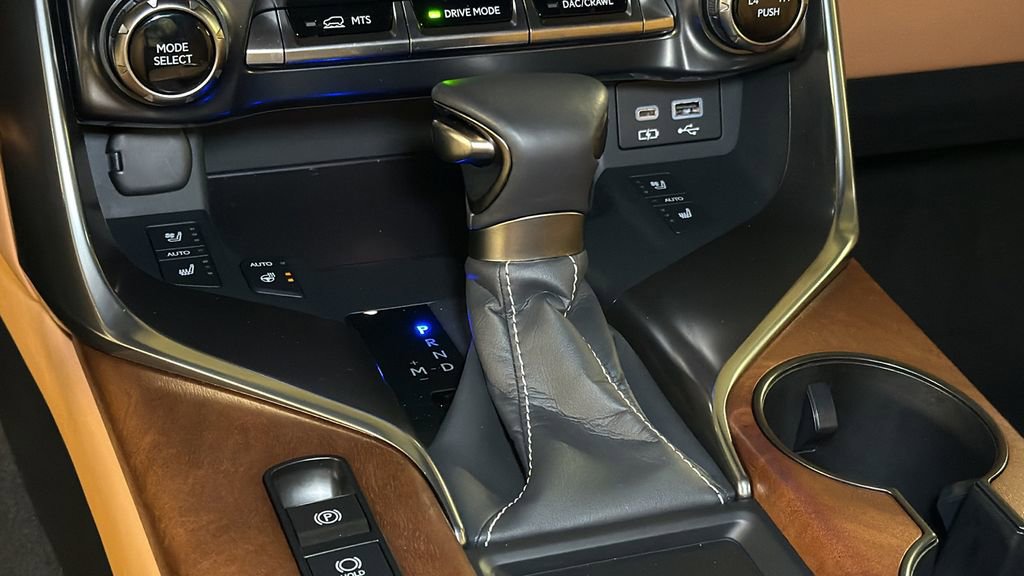 Used 2023 Lexus LX 600 4WD w/ Appearance Package image 26