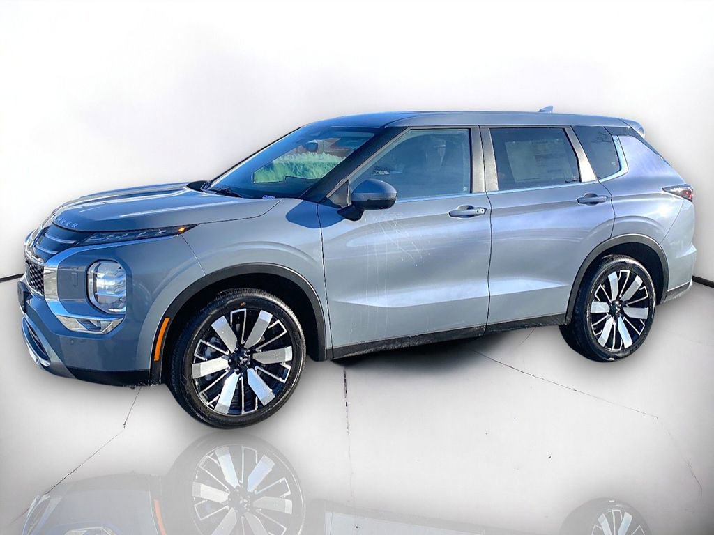 New 2026 Mitsubishi Outlander SE image 2