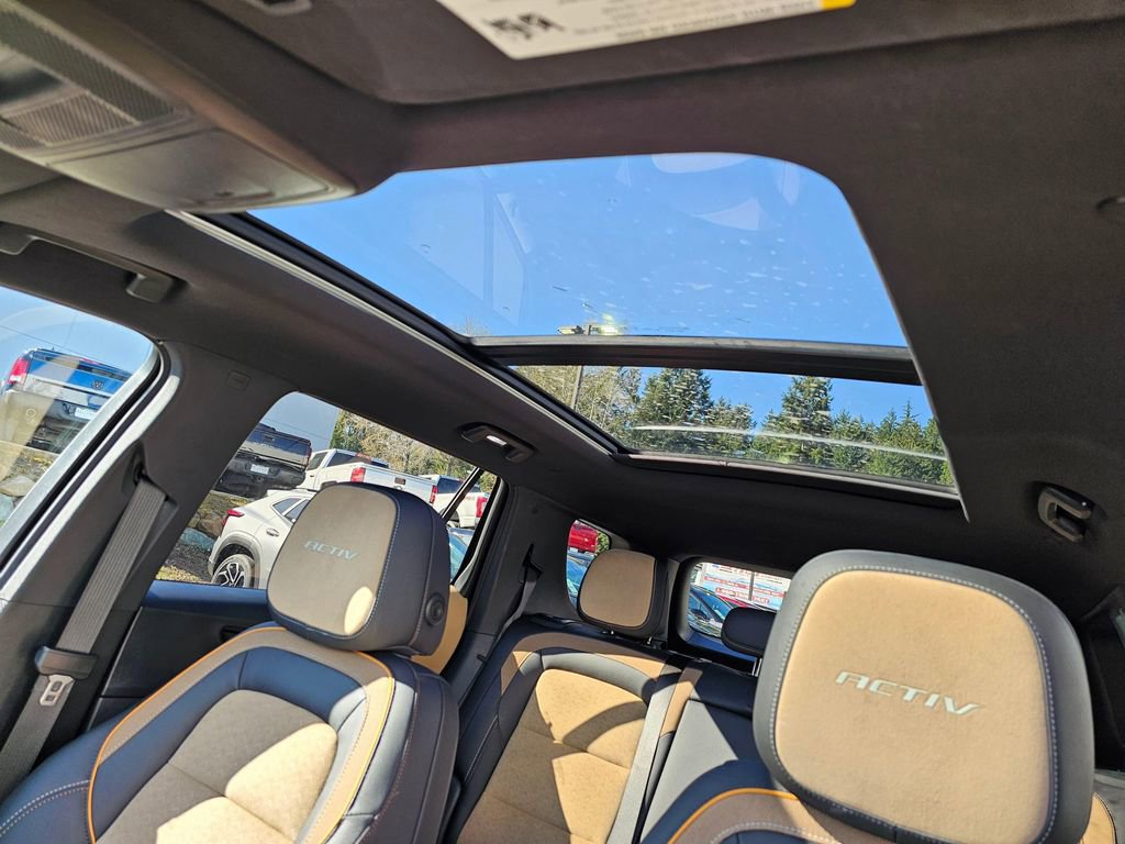 Used 2025 Chevrolet Equinox ACTIV w/ Safety and Technology Package image 21