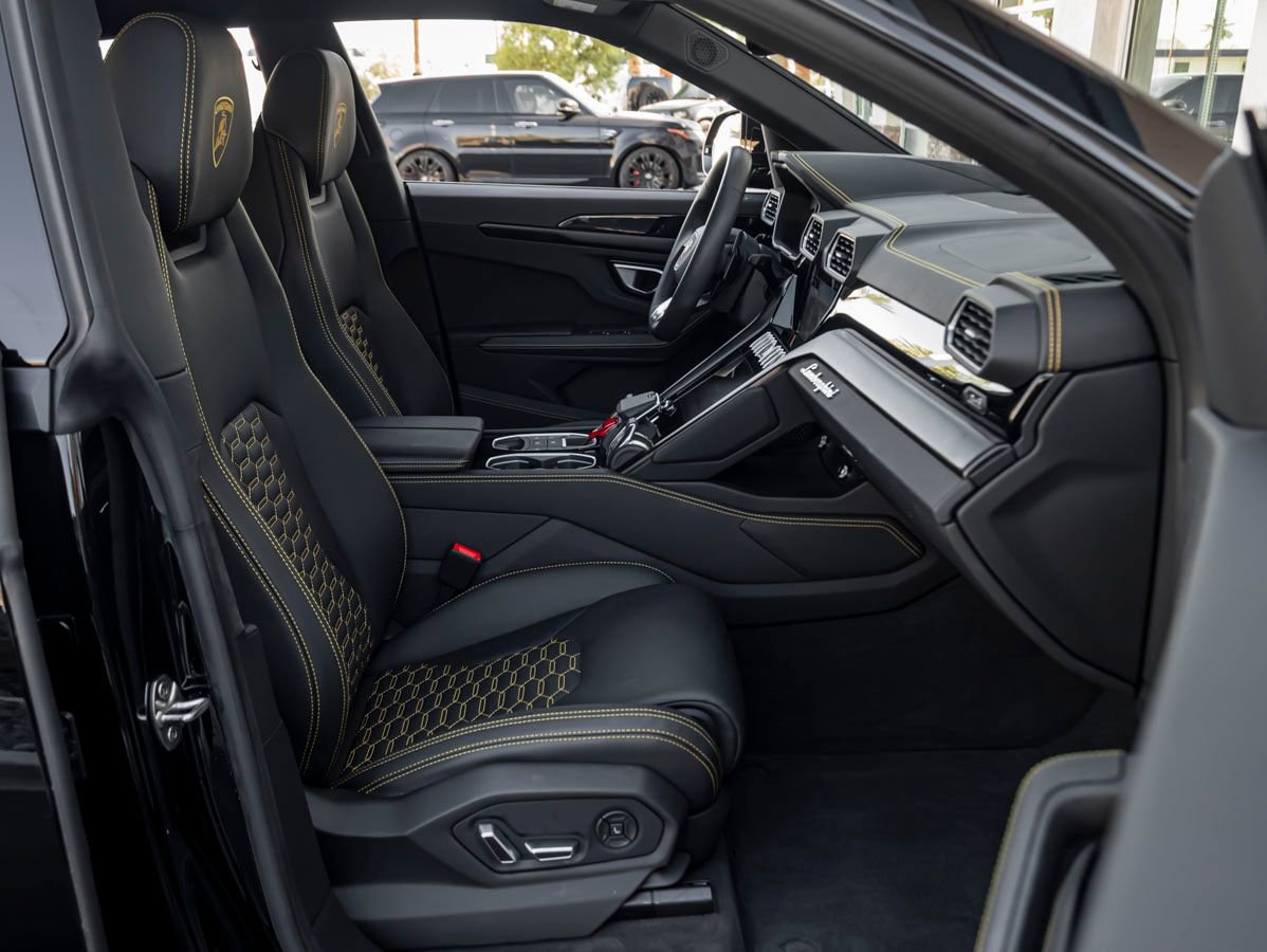 Used 2024 Lamborghini Urus S AWD/4WD image 26