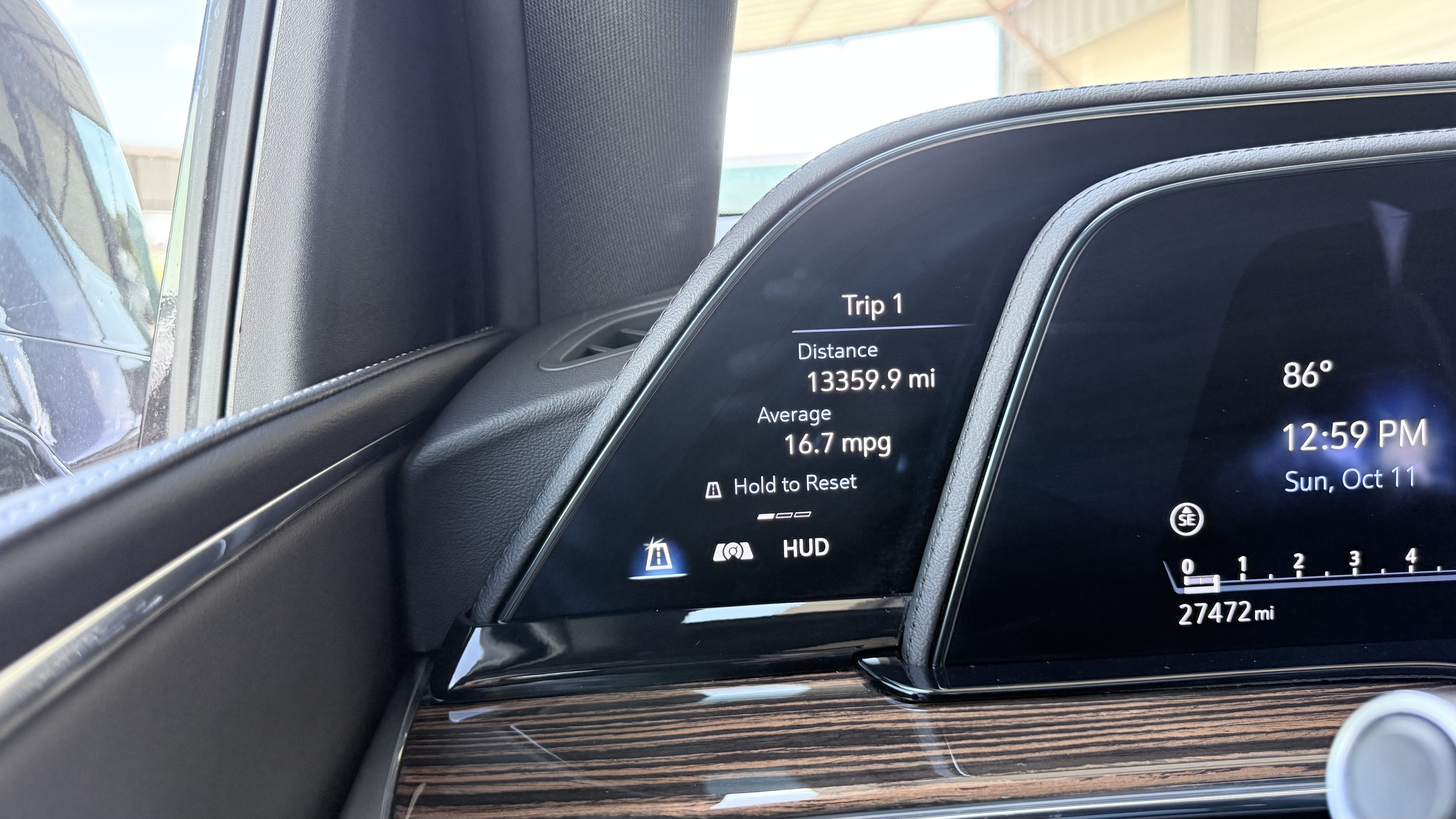 Used 2024 Cadillac Escalade Premium Luxury w/ Performance Package AWD/4WD image 68