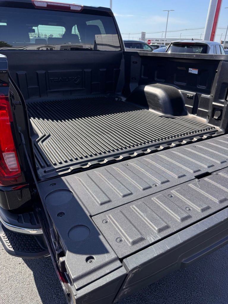 Used 2025 GMC Sierra 1500 SLT image 12