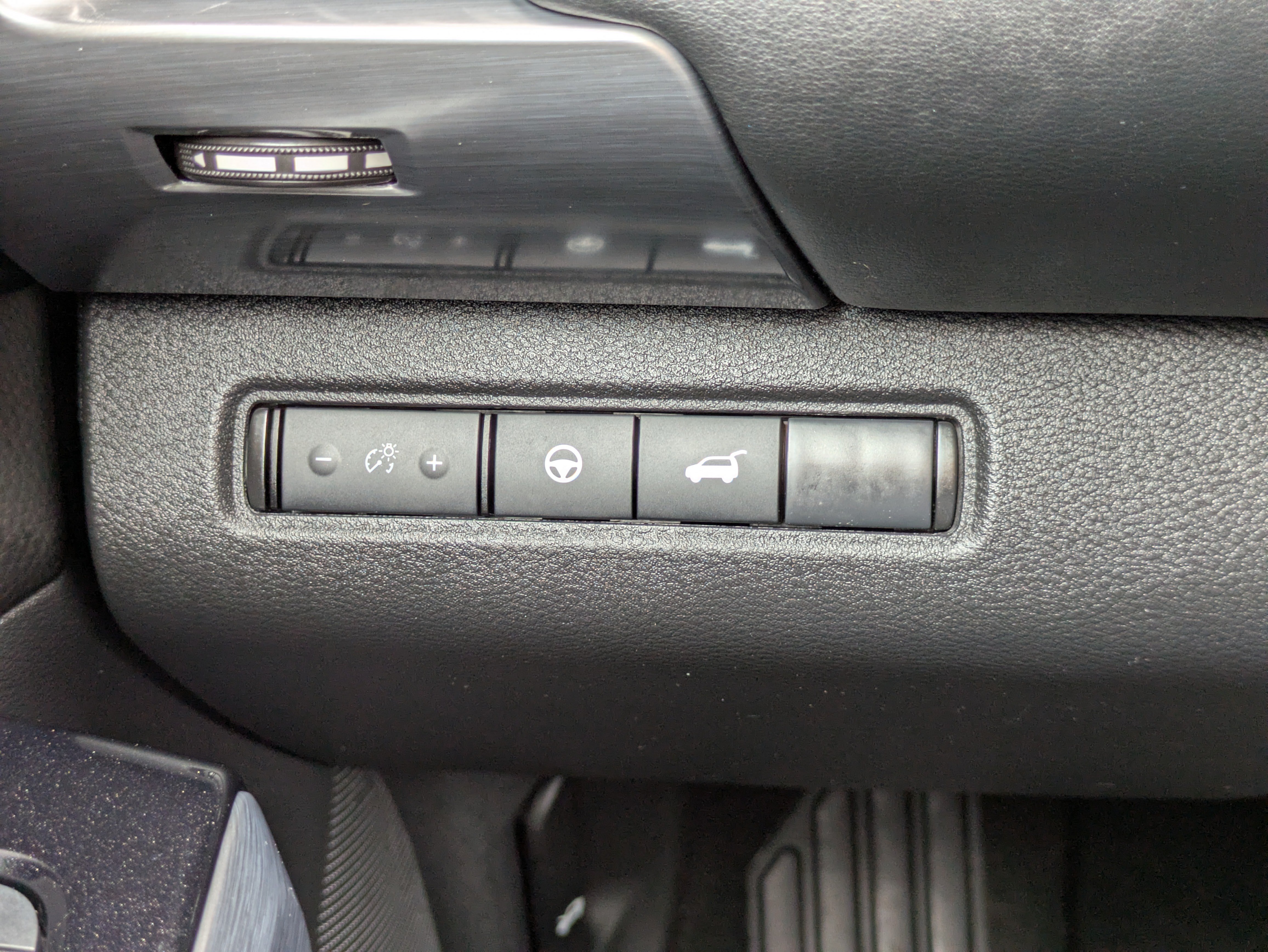 Used 2025 Nissan Pathfinder SL AWD/4WD image 37