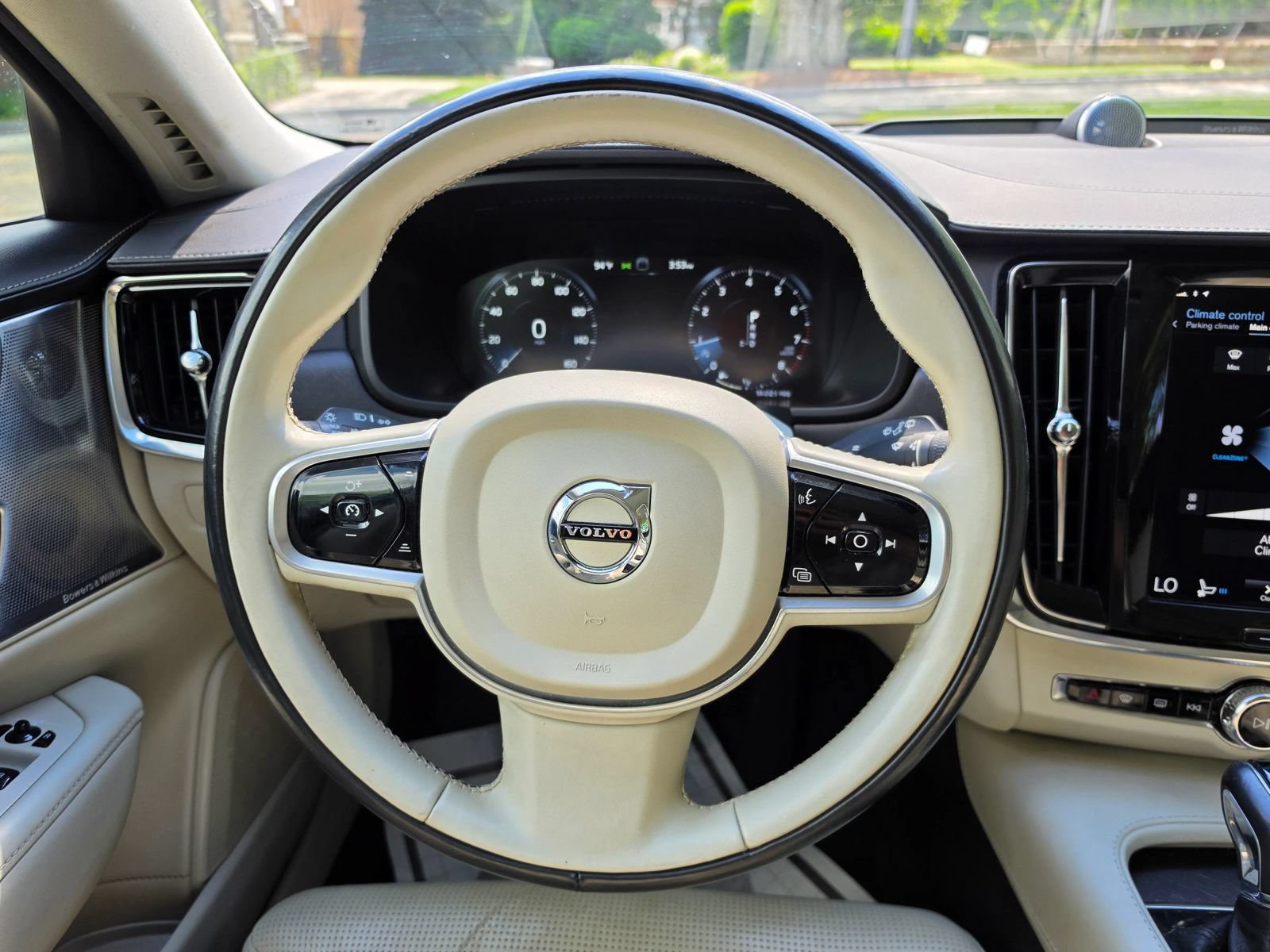 Used 2017 Volvo V90 T6 Cross Country AWD/4WD image 19