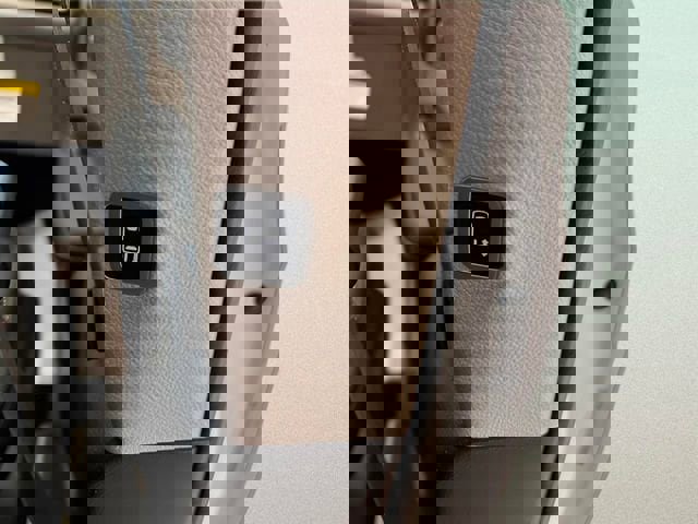 Used 2024 Chrysler Pacifica Touring-L image 11