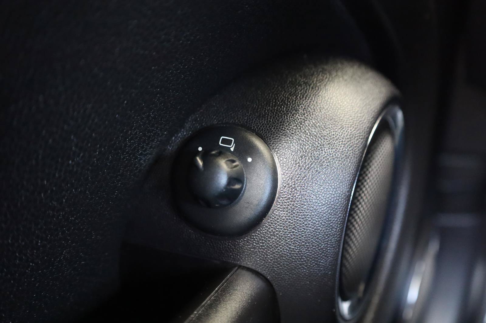 Used 2011 MINI Cooper Hardtop FWD image 27