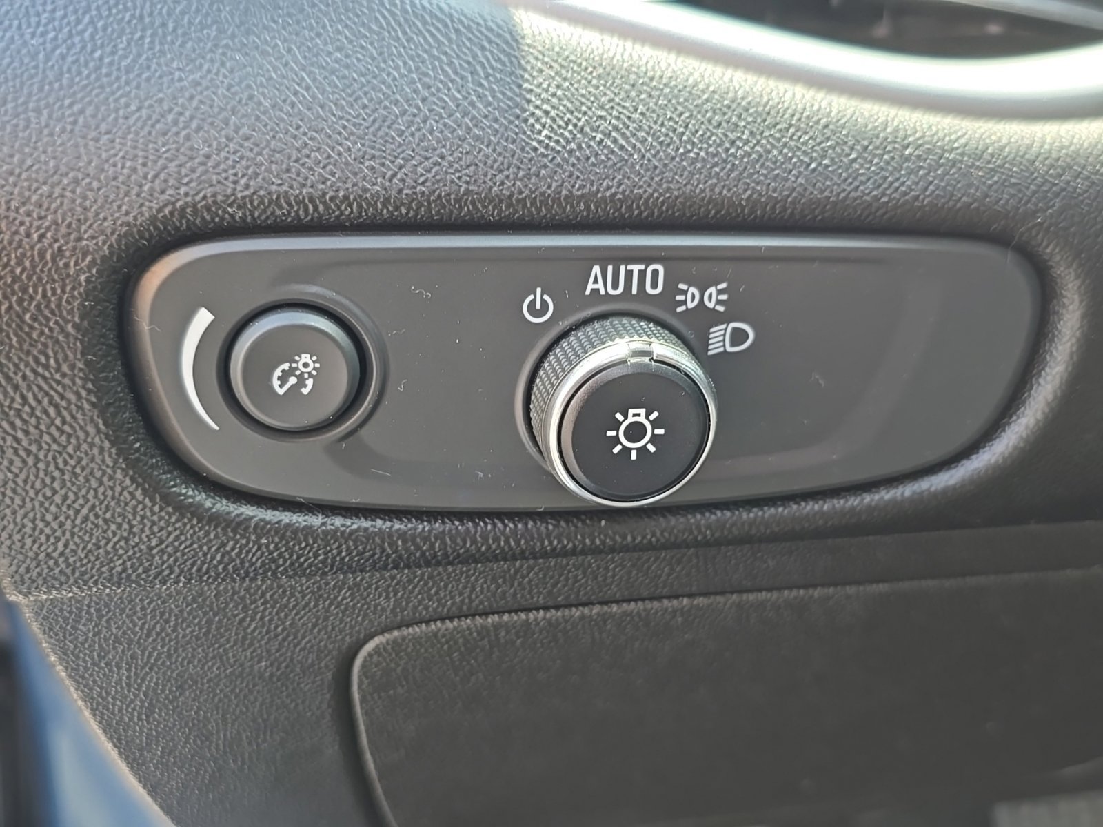Used 2024 Chevrolet Malibu LT FWD image 18