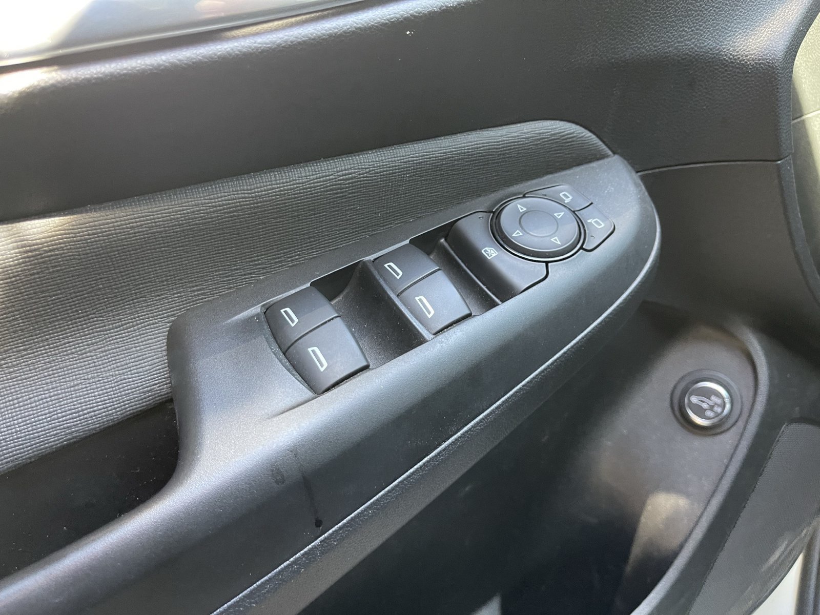 Used 2025 Buick Envista Sport Touring w/ Convenience II Package FWD image 12