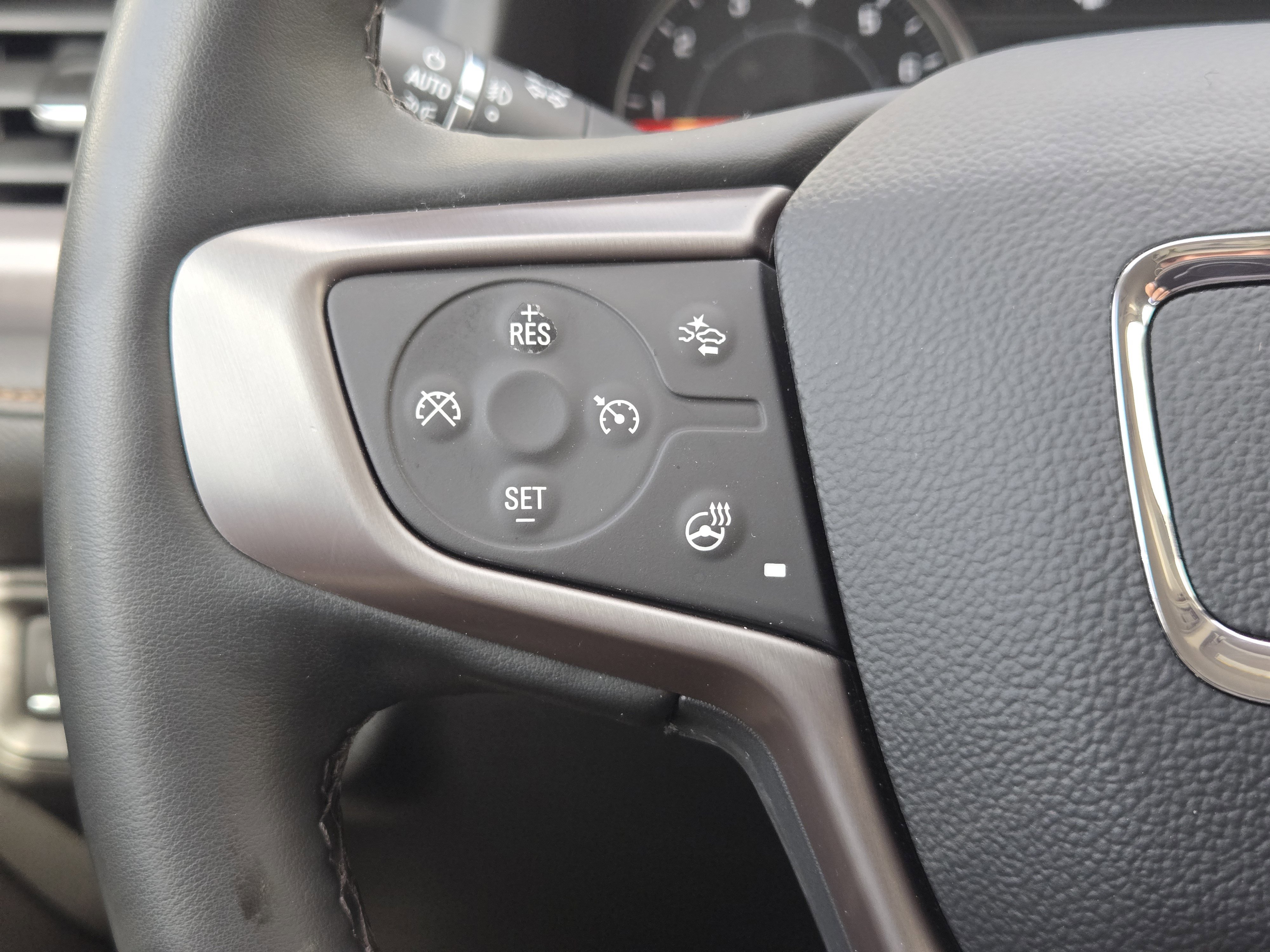 Used 2023 GMC Acadia AT4 w/ Preferred Package image 30