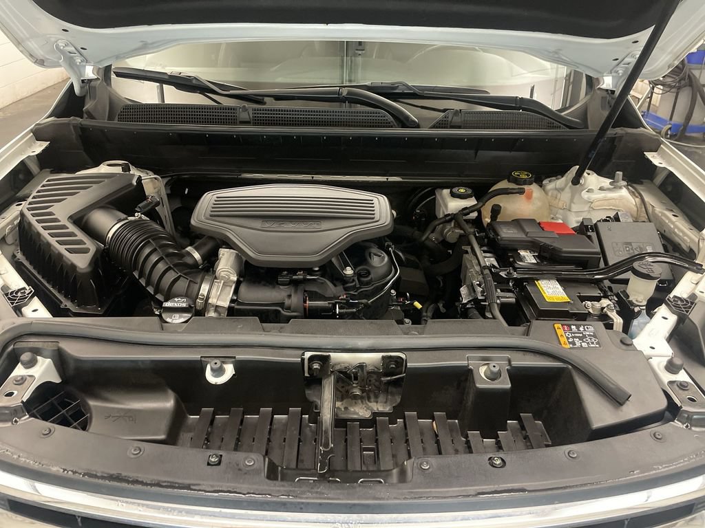 Used 2021 GMC Acadia SLT AWD/4WD image 24