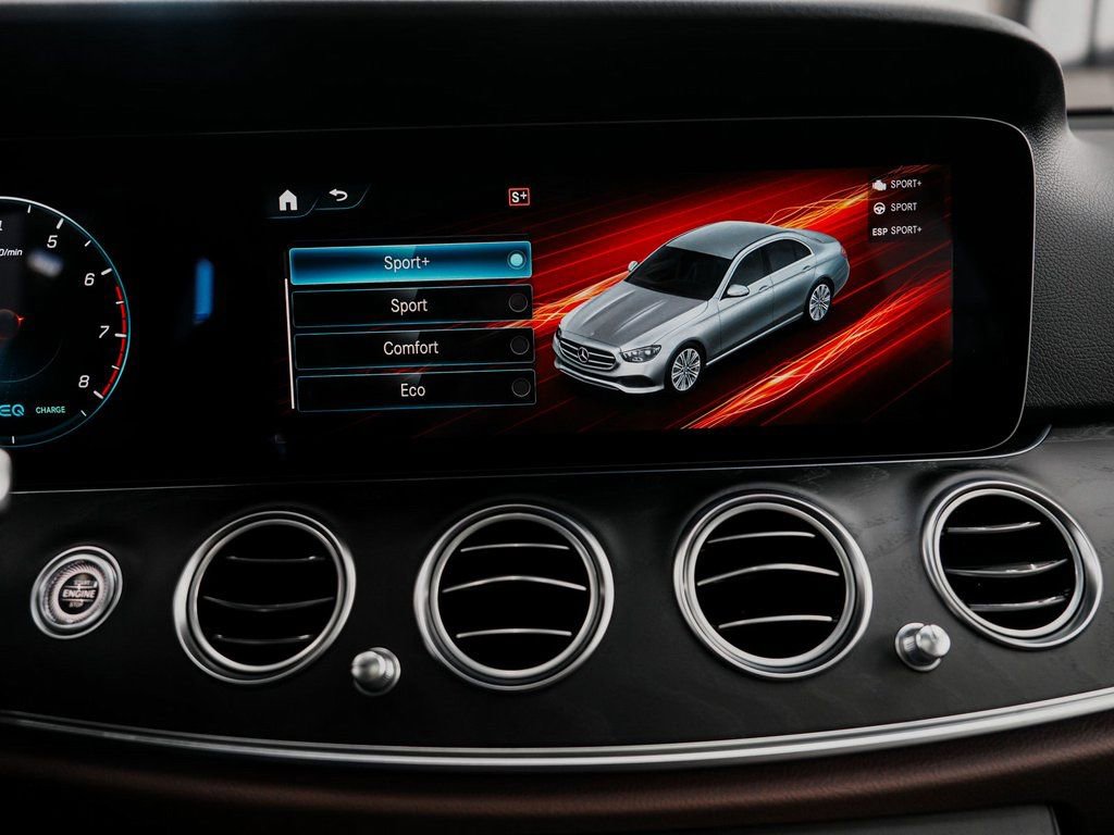 Used 2022 Mercedes-Benz E 450 4MATIC Sedan w/ Driver Assistance Package image 19