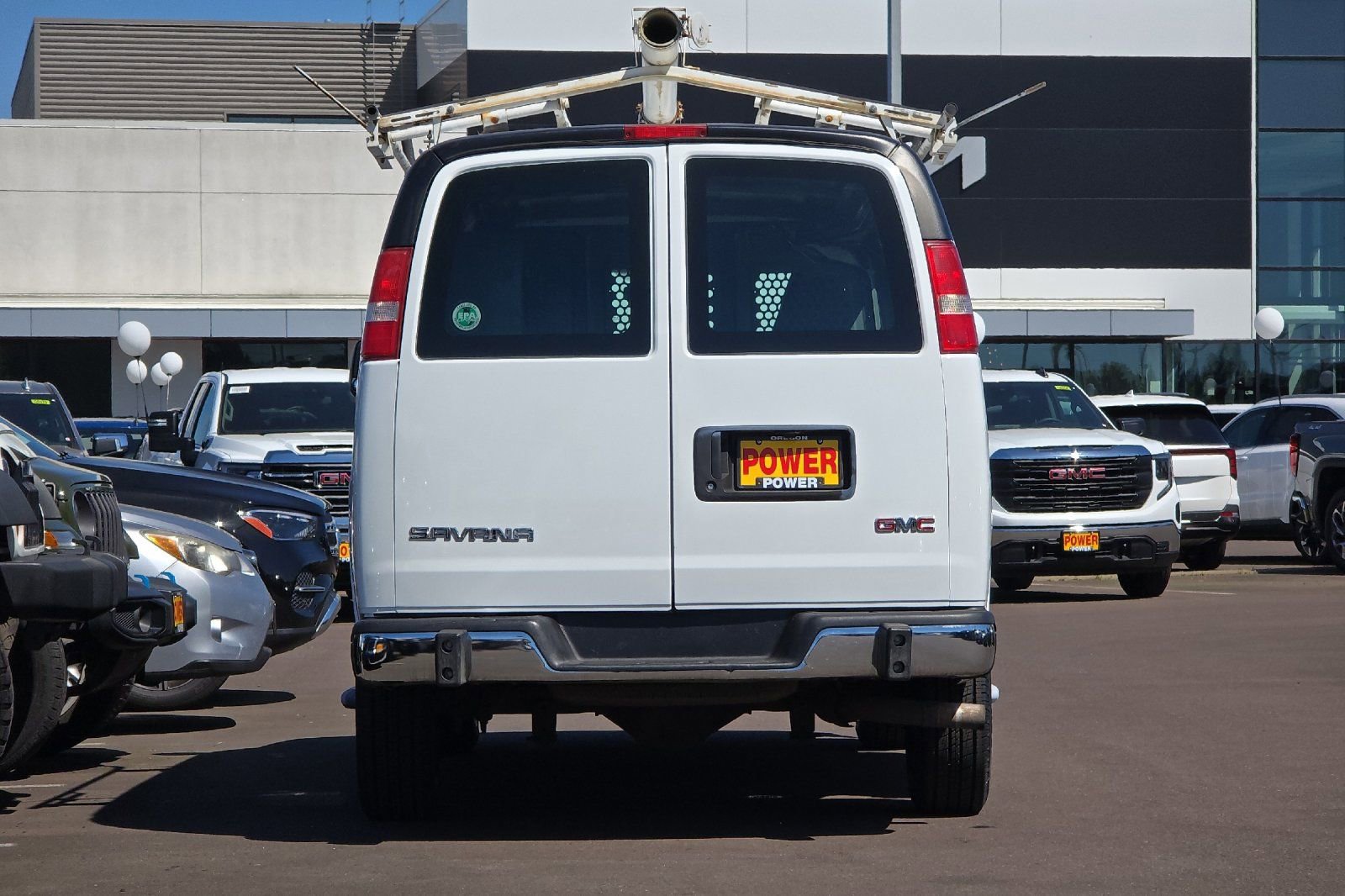 Used 2017 GMC Savana 2500 RWD image 5