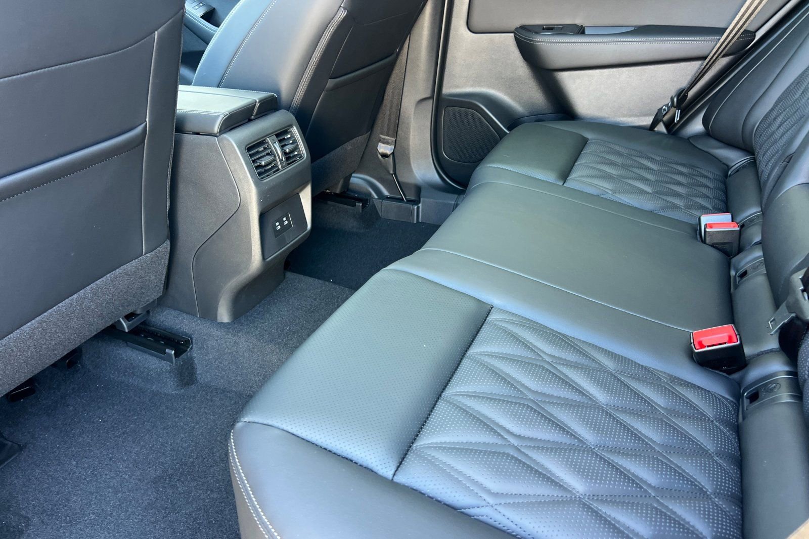New 2026 Nissan Rogue Platinum AWD/4WD image 9