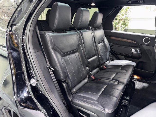 Used 2018 Land Rover Discovery HSE AWD/4WD image 56