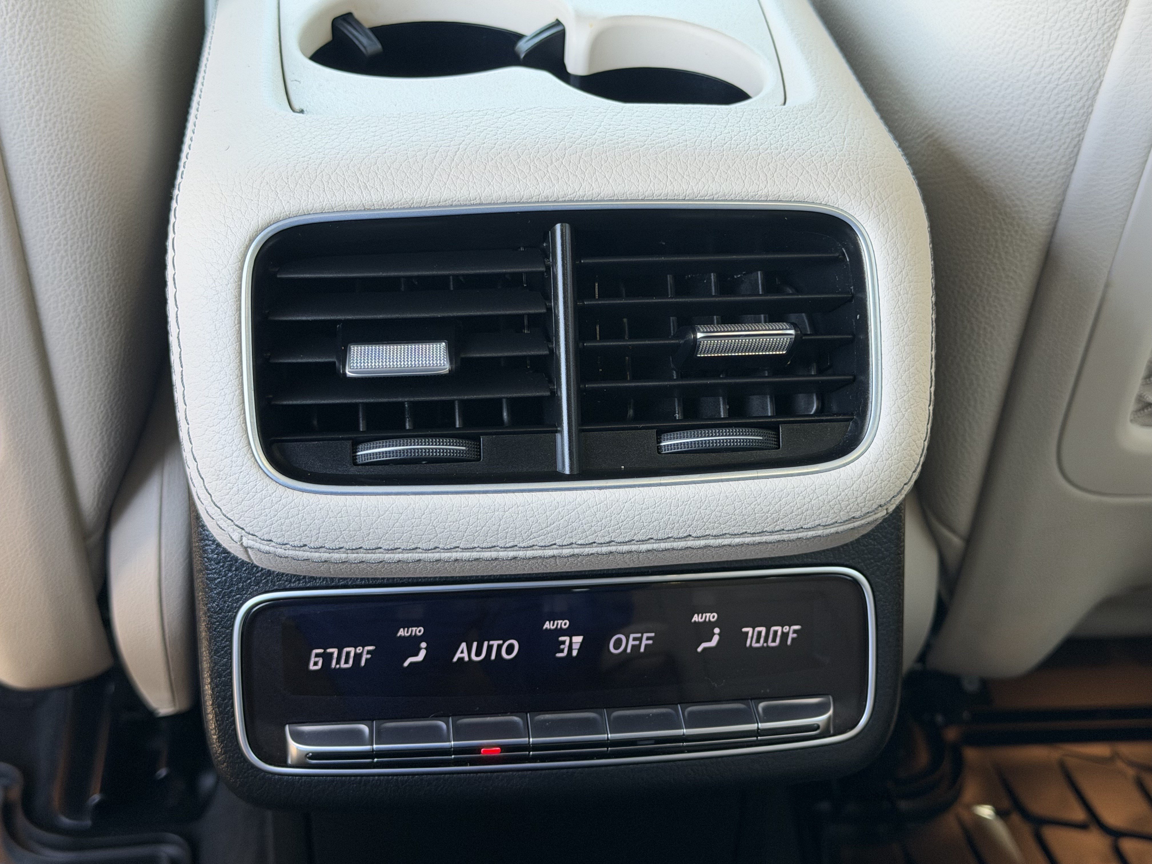 Used 2025 Mercedes-Benz GLS 450 4MATIC image 18