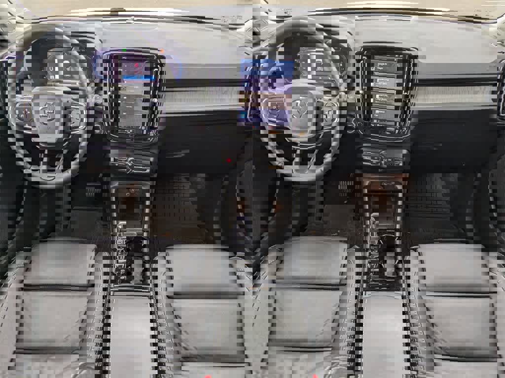 Used 2023 Volvo XC40 B5 Plus w/ Driver Assist Package image 18