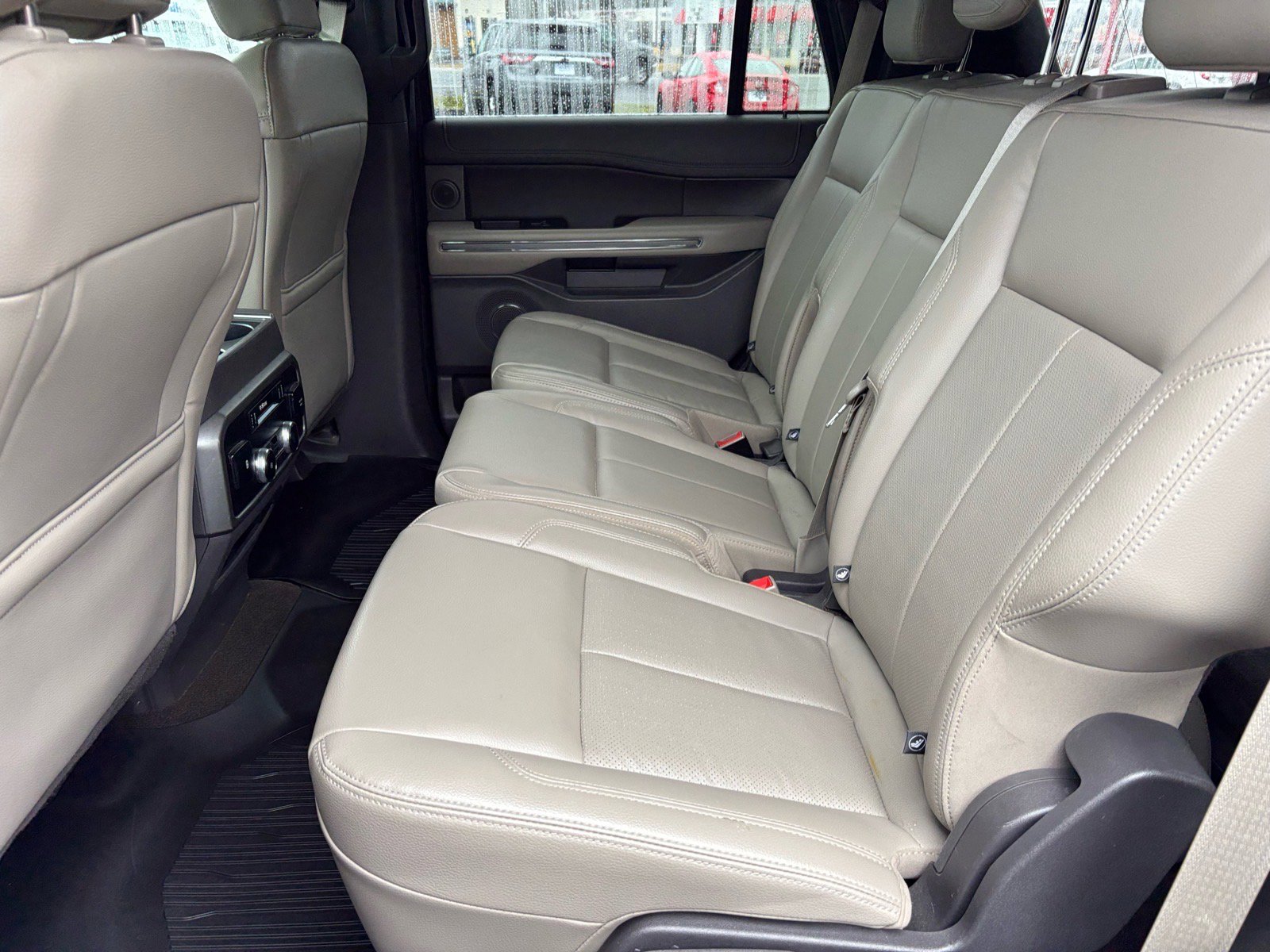 Used 2019 Ford Expedition XLT w/ Equipment Group 202A image 8