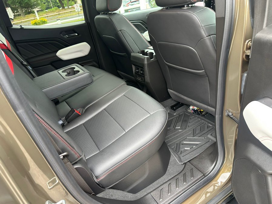 Used 2024 GMC Canyon AT4X AWD/4WD image 16