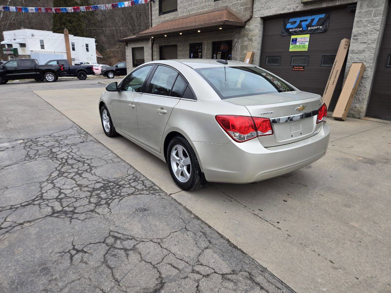 Used 2016 Chevrolet Cruze LT FWD image 6