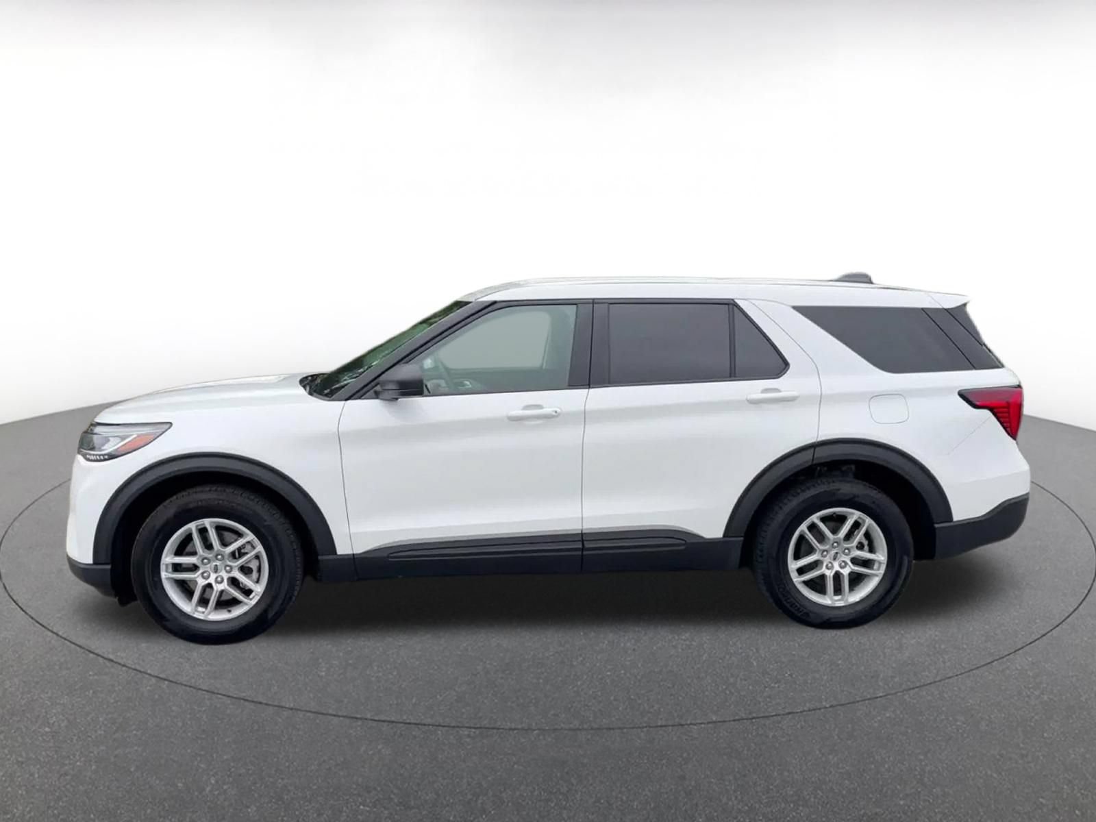 Used 2026 Ford Explorer Active AWD/4WD image 8