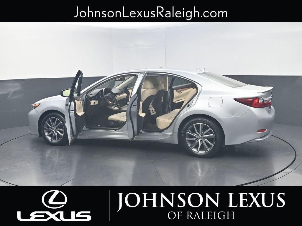 Used 2016 Lexus ES 300h image 27