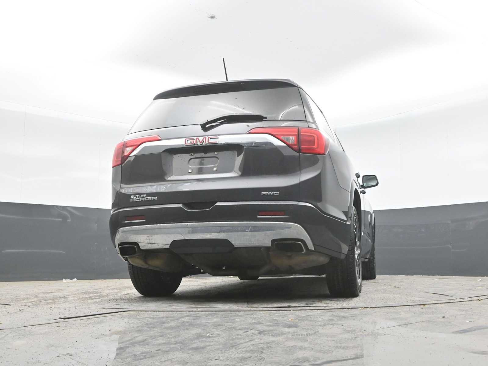 Used 2017 GMC Acadia Denali w/ Technology Package AWD/4WD image 31