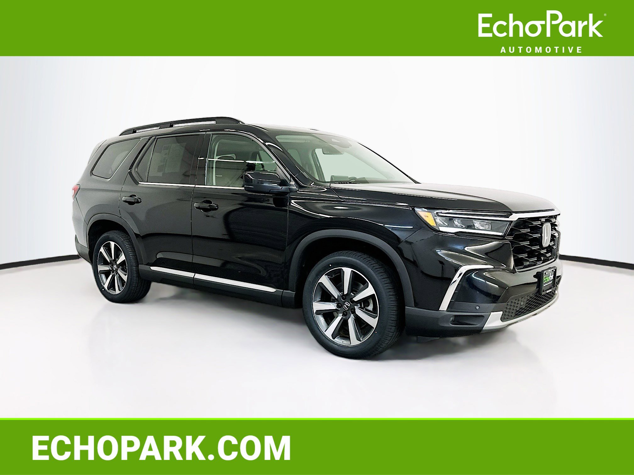 Used 2023 Honda Pilot Touring image 1