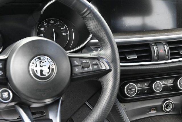 Used 2022 Alfa Romeo Stelvio Ti w/ Active Assist Plus Package AWD/4WD image 26