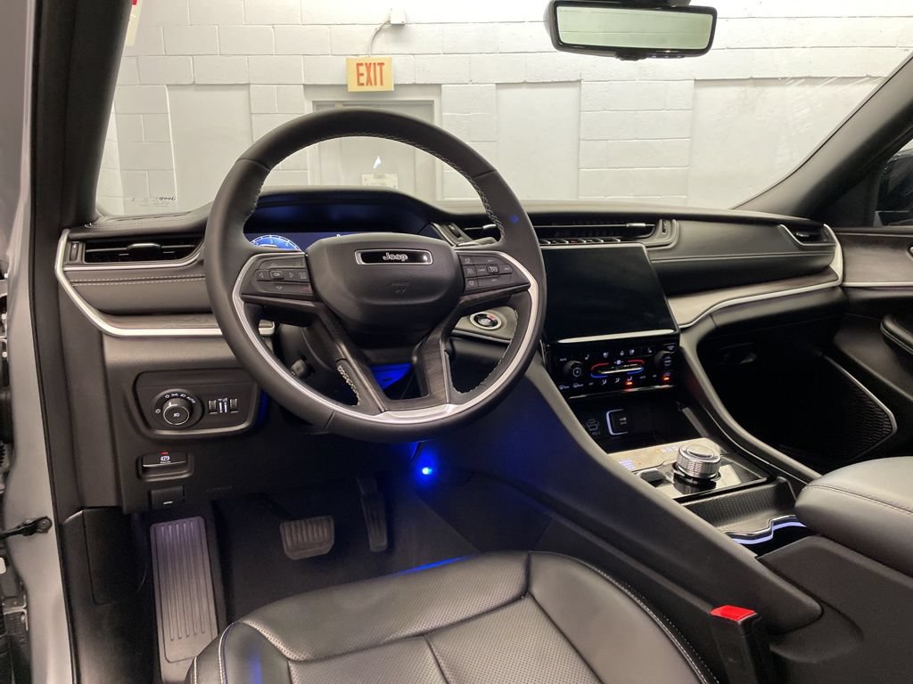 New 2025 Jeep Grand Cherokee L Limited w/ Luxury Tech Group II AWD/4WD image 12