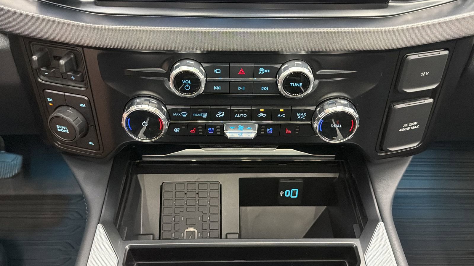Used 2026 Ford F450 Platinum w/ FX4 Off-Road Package AWD/4WD image 25