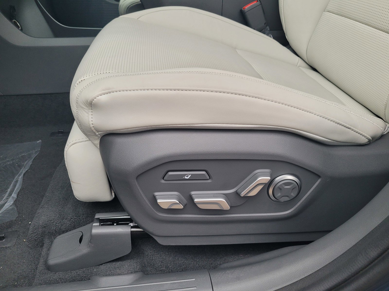 New 2026 Hyundai Santa Fe Calligraphy image 13