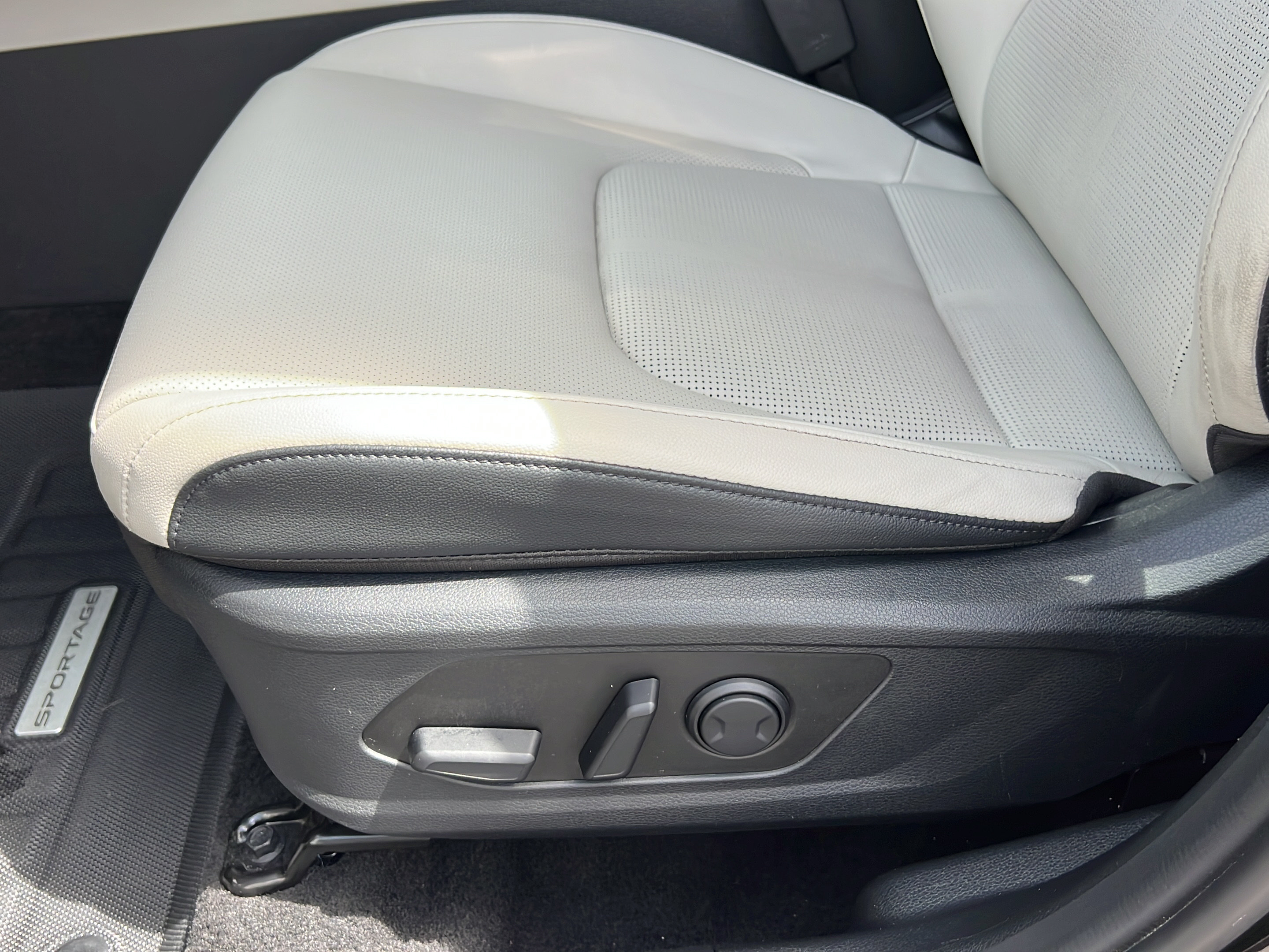 Certified 2026 Kia Sportage EX AWD/4WD image 14