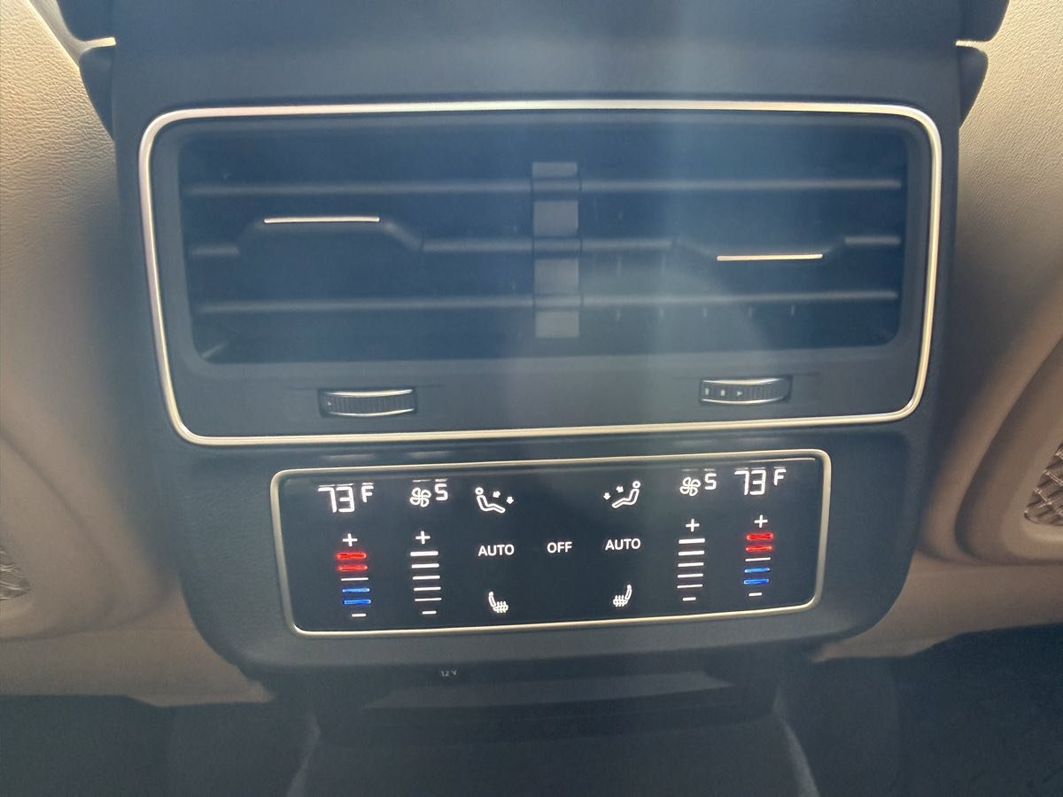 Used 2025 Audi Q7 3.0T Prestige w/ Prestige Package AWD/4WD image 17