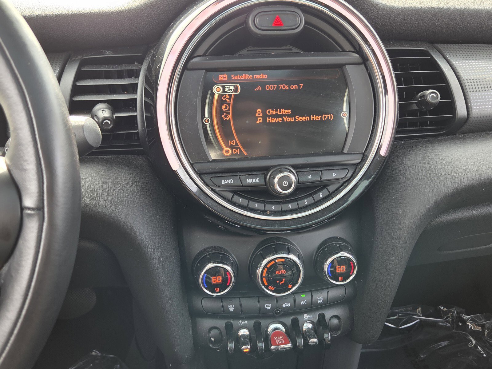 Used 2018 MINI Cooper 2-Door Hardtop FWD image 22
