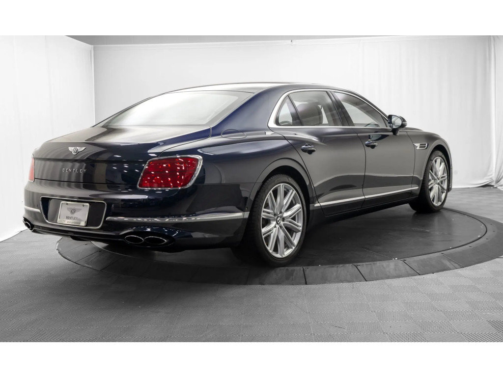 Certified 2023 Bentley Flying Spur V8 AWD/4WD image 11