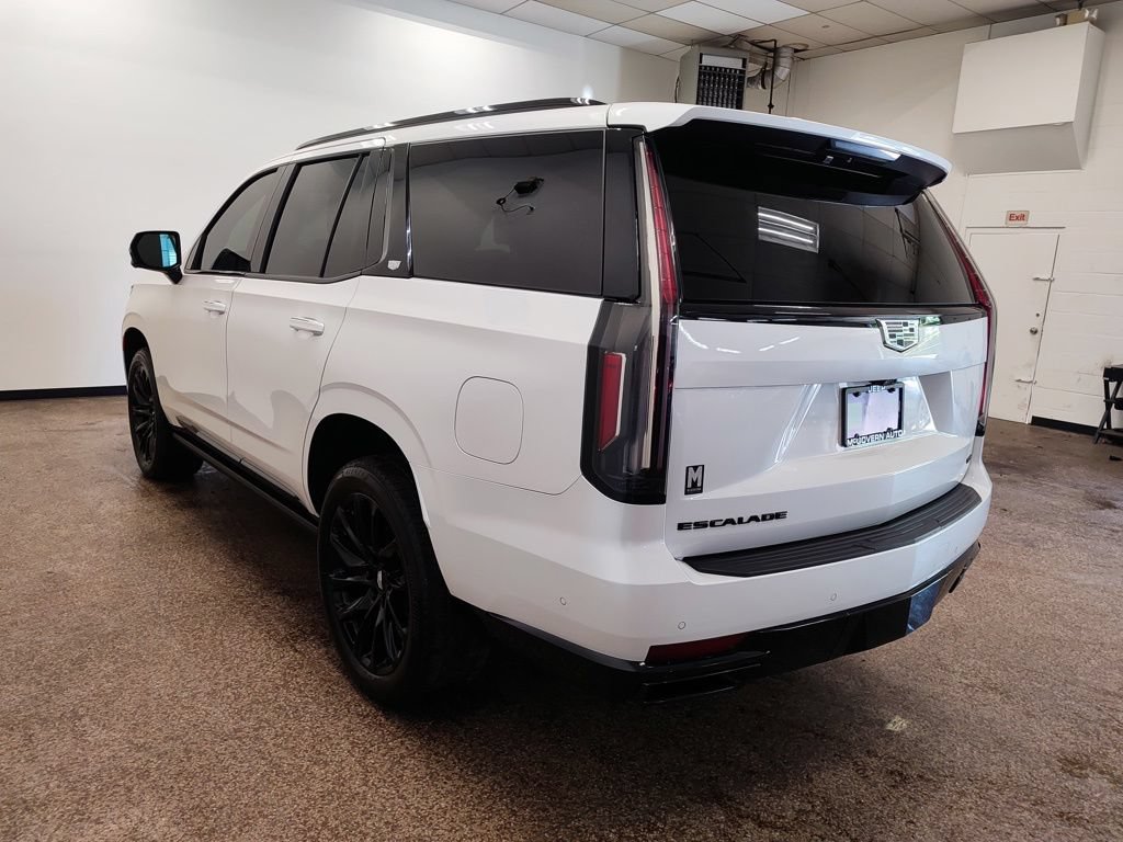 Used 2023 Cadillac Escalade Sport Platinum w/ LPO, ONYX Package AWD/4WD image 3
