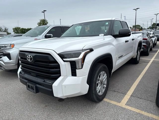 Used 2022 Toyota Tundra SR5 w/ SR5 Convenience Package RWD image 2