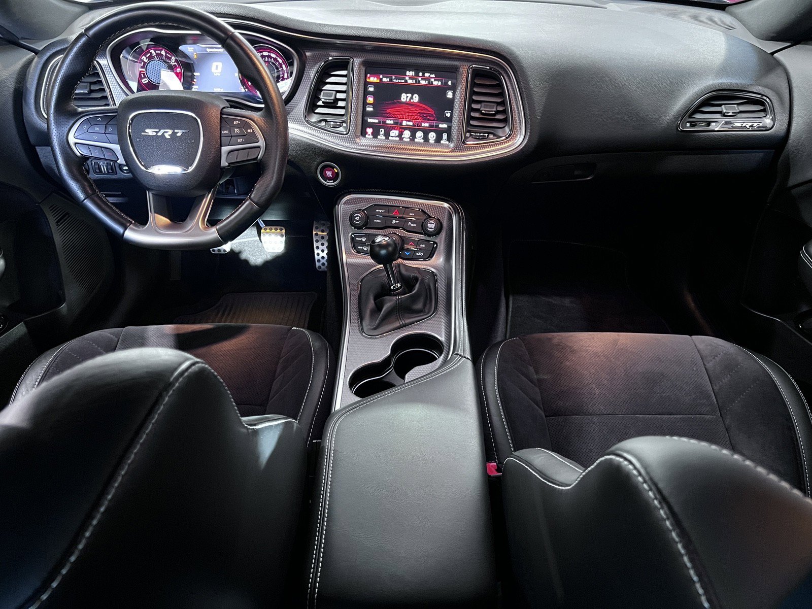 Used 2016 Dodge Challenger SRT Hellcat image 12
