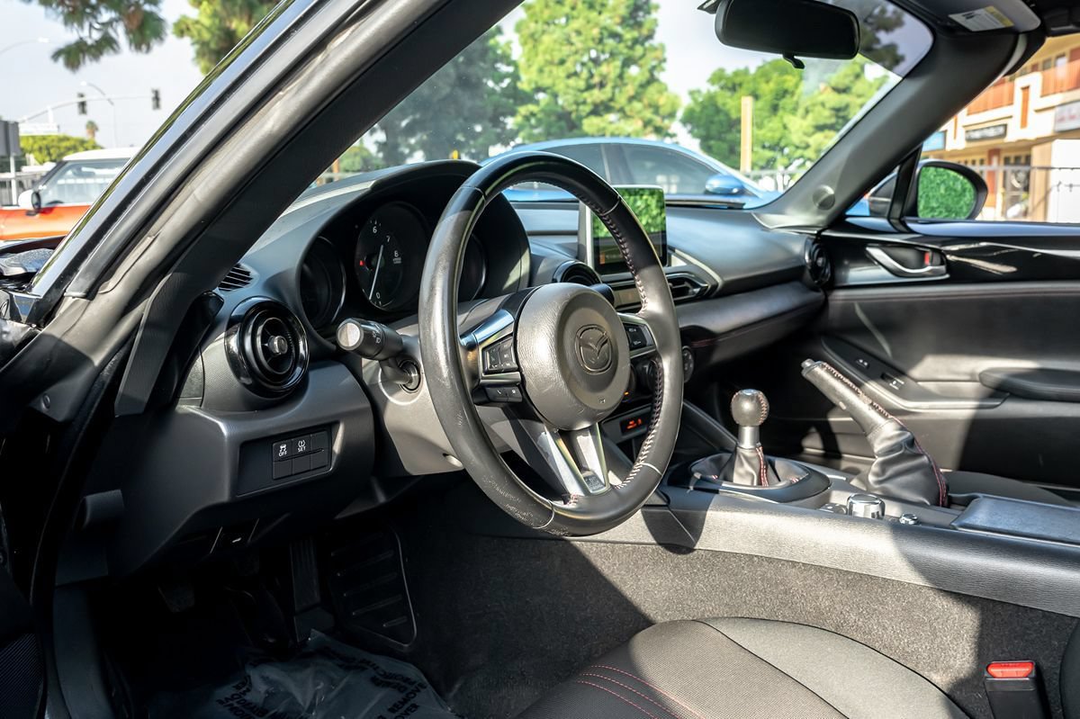 Used 2016 MAZDA MX-5 Miata Club RWD image 11