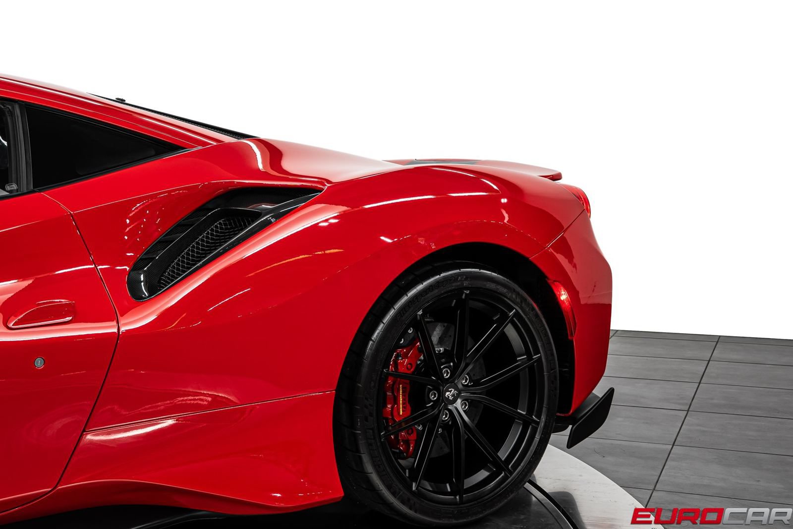 Used 2019 Ferrari 488 Pista Coupe RWD image 19