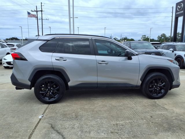 Used 2021 Toyota RAV4 LE FWD image 5