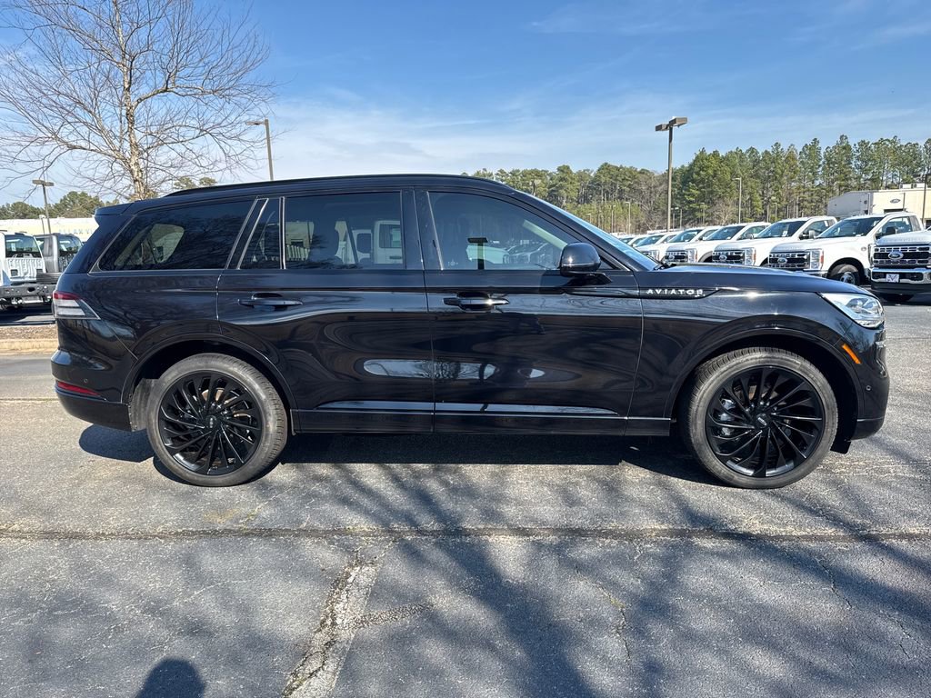 Certified 2022 Lincoln Aviator Reserve w/ Equipment Group 201A AWD/4WD image 4