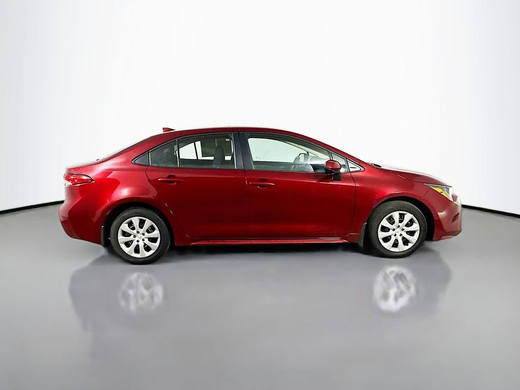 Used 2025 Toyota Corolla LE image 7