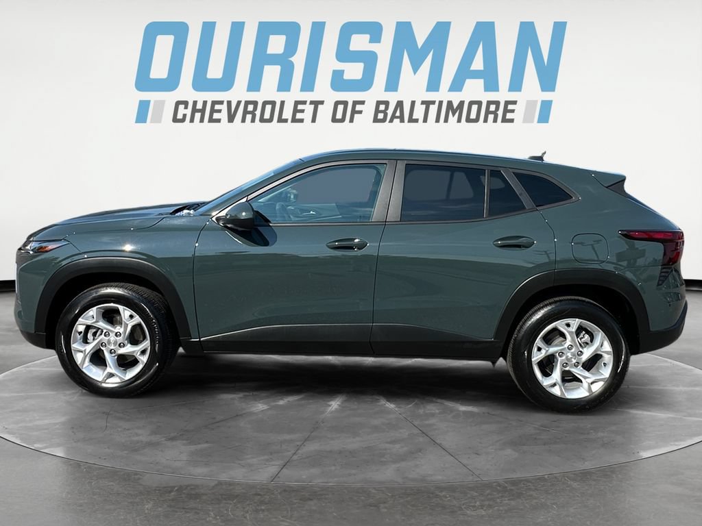 Used 2025 Chevrolet Trax LS w/ LS Convenience Package FWD image 3