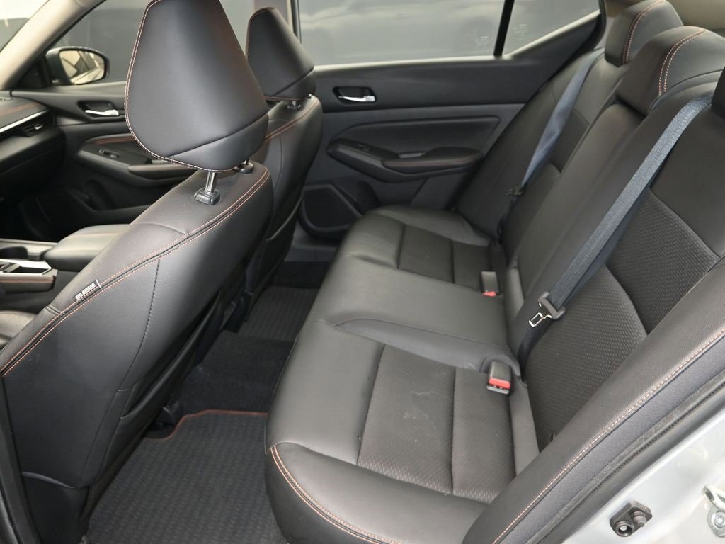 Used 2020 Nissan Altima 2.5 SR w/ Premium Package image 12