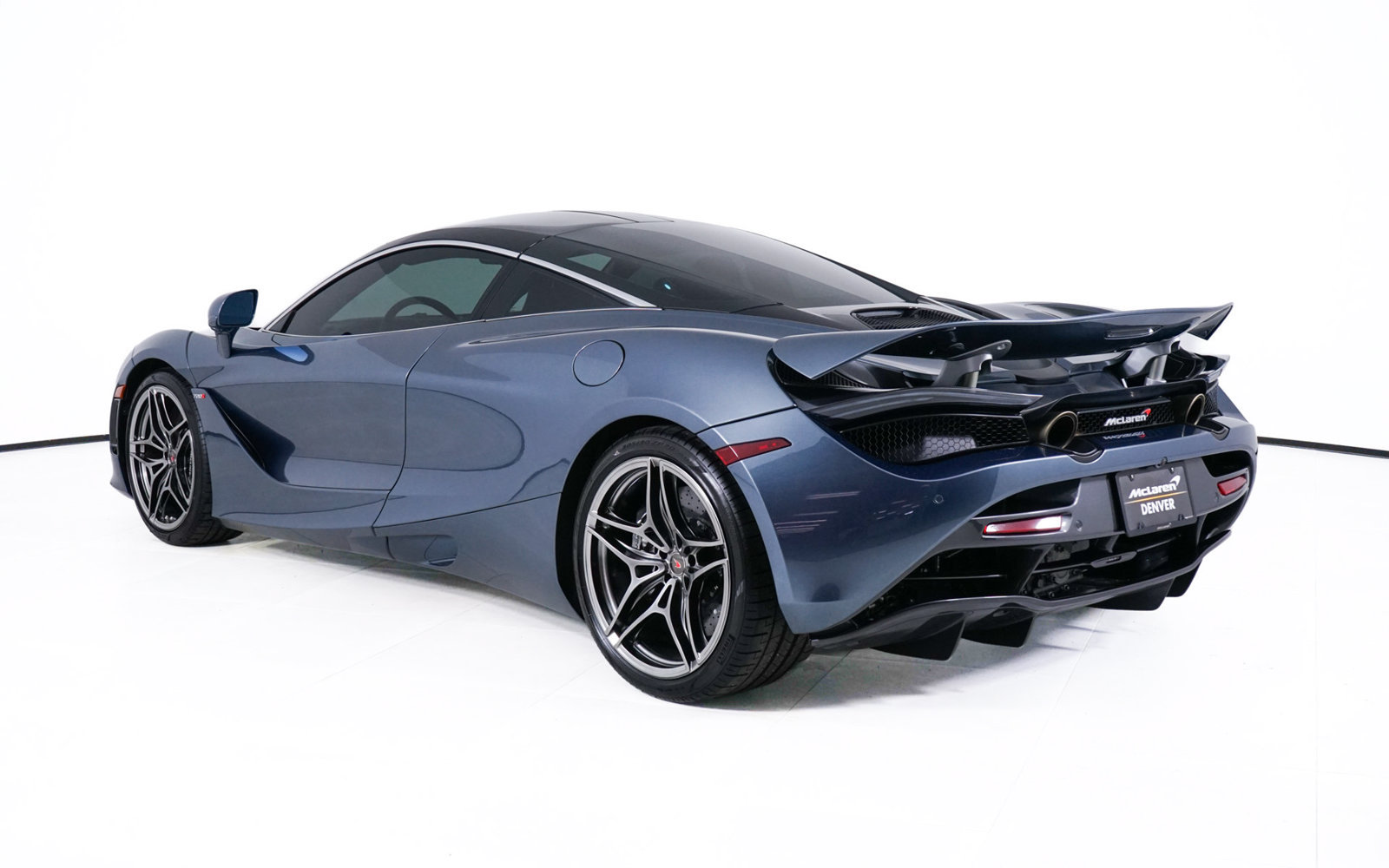 Used 2018 McLaren 720S Luxury RWD image 3