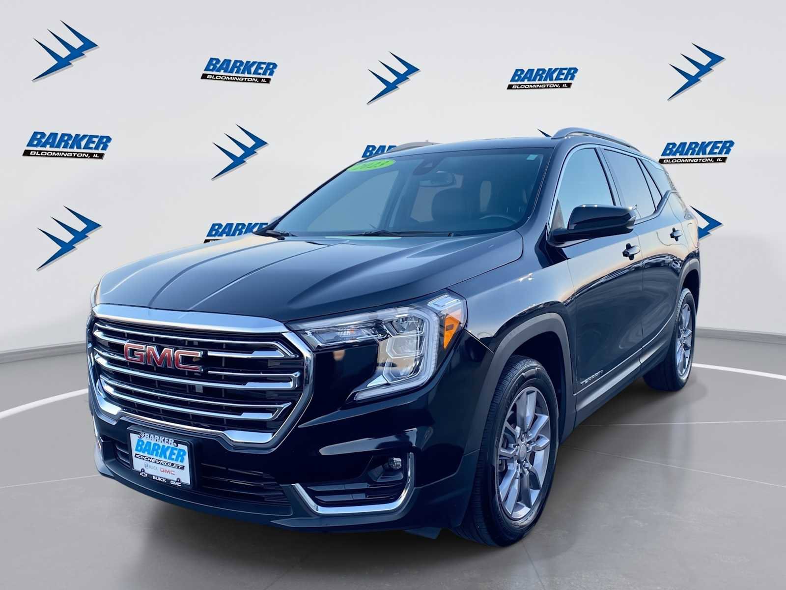 Used 2023 GMC Terrain SLT image 1