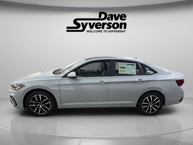 New 2026 Volkswagen Jetta SE image 2